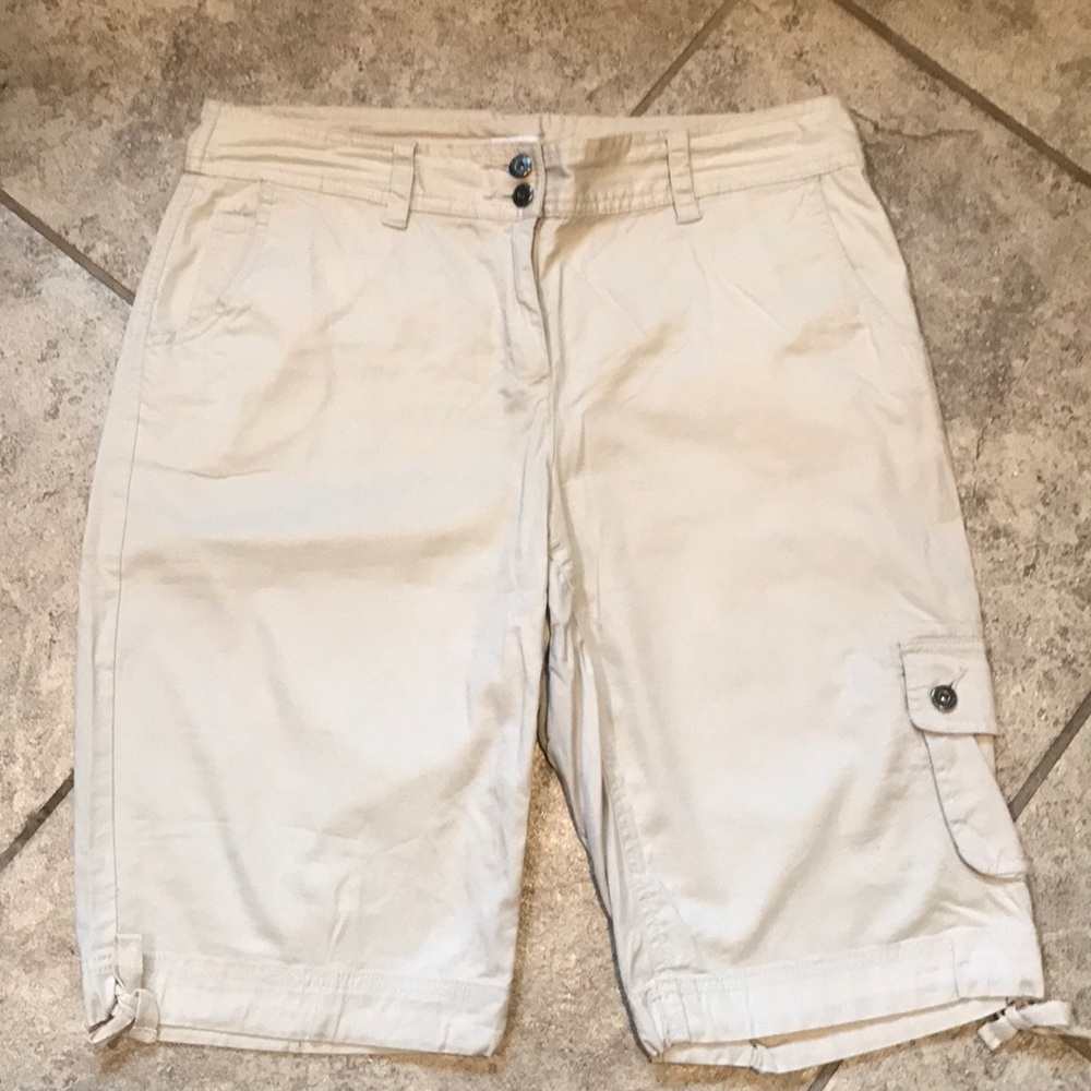 Liz Claiborne Khaki Capris